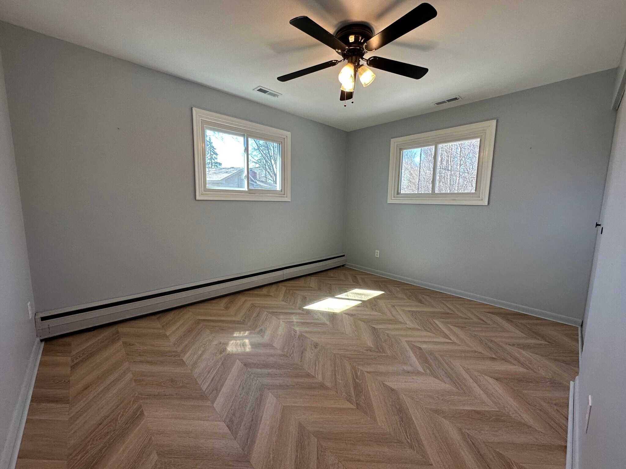 Building Photo - 3711 Ruthland Dr