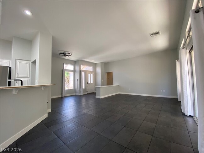Building Photo - 10013 Woodhouse Dr