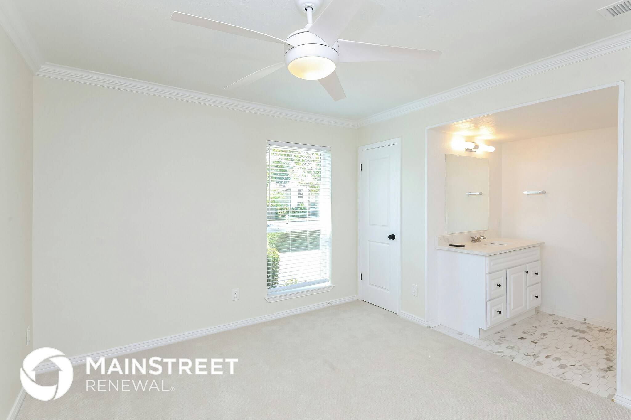Building Photo - 15525 Earlport Cir