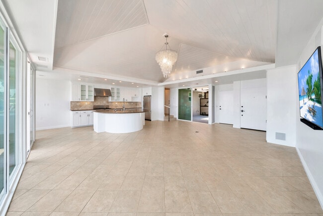 Building Photo - 3116 Breakers Dr