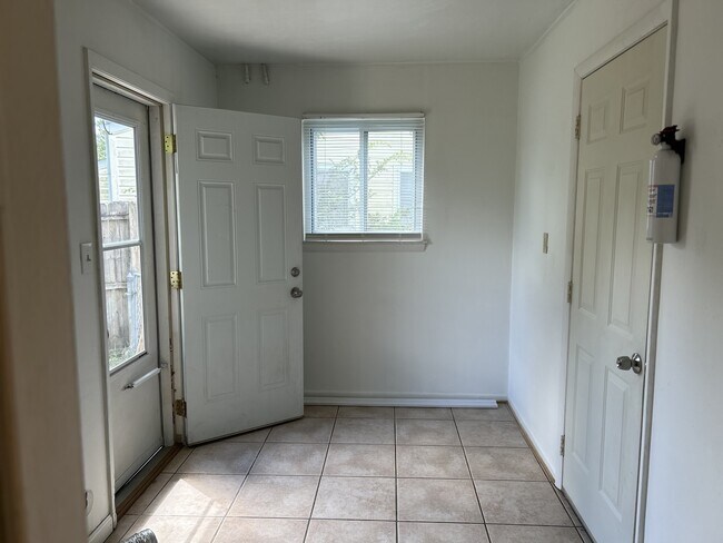 Building Photo - 3841 Forrester Ln