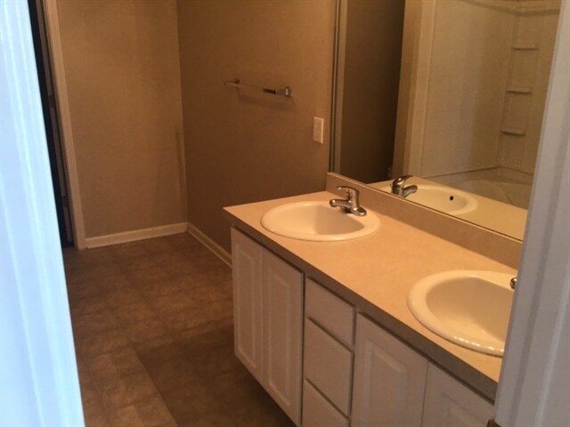 Building Photo - 419 Flint Dr