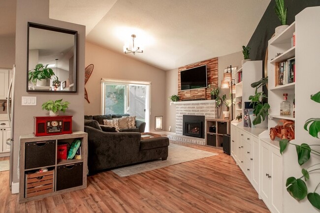 Building Photo - 3 Bed 2 Bath NorthWest Reno Home