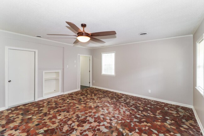 Building Photo - 3569 Arsenal St