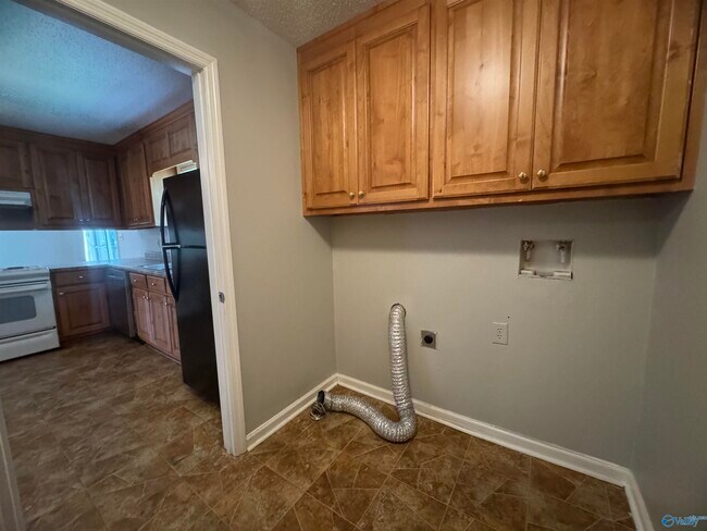 Building Photo - 4718 Rutledge Dr NW