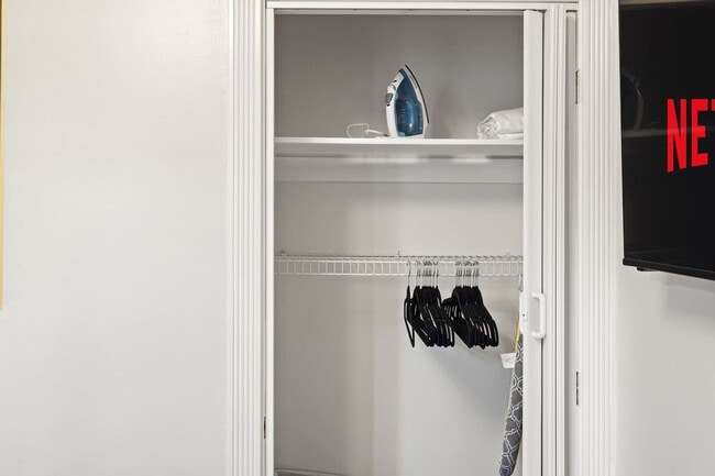 Building Photo - 2216 18th Ave