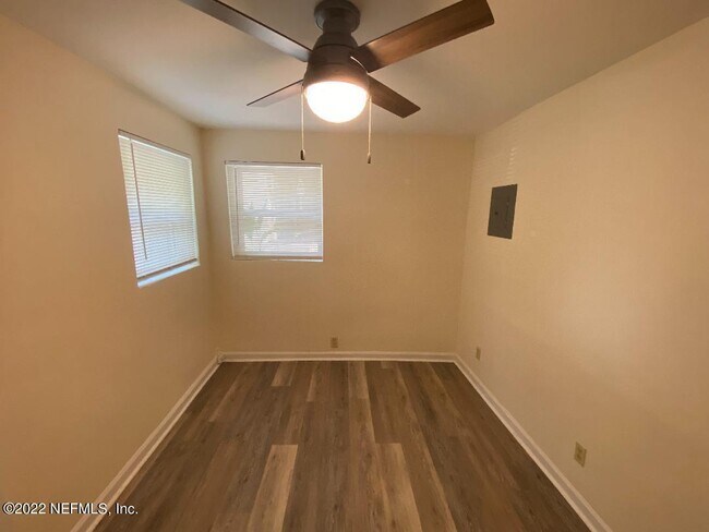 Building Photo - 2233 Ernest St