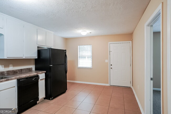Building Photo - 8375 Warren Dr