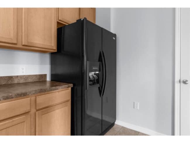 Building Photo - 5938 Summerhill - 2 beds unit with elevato...