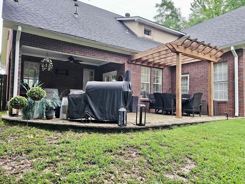 Building Photo - 375 Amber Leaf Dr