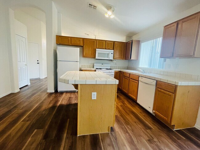 Building Photo - Coming Soon: Fantastic 3 Bedroom Home in S...