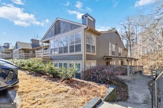 Building Photo - 2006 Riverview Dr