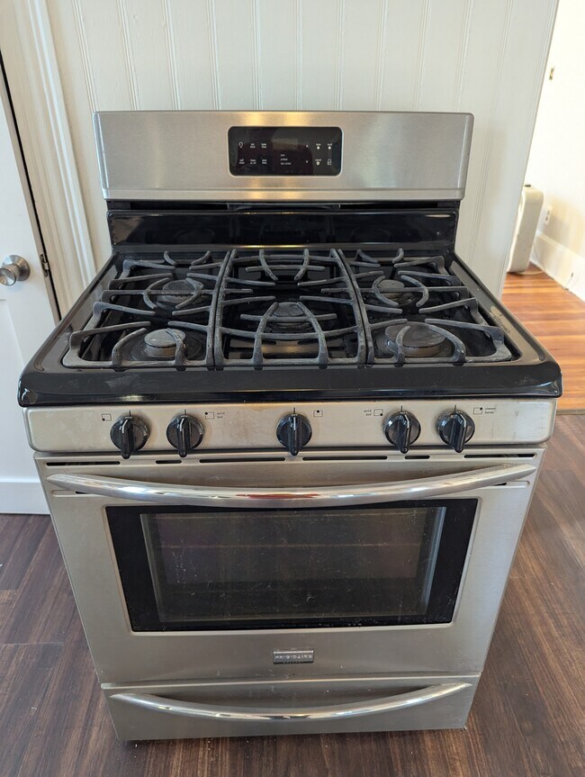 Building Photo - 57 Clemence St