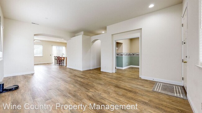 Building Photo - 4 br, 2 bath House - 2018 Lone Star Court