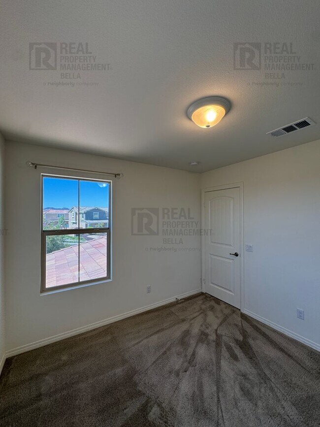 Building Photo - Spacious Menifee Home with Open Floor Plan, Walk-In Closets & Covered Patio