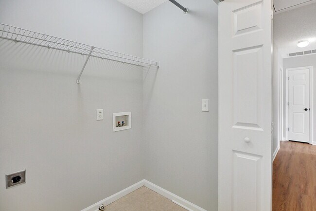 Building Photo - 75 Rock Mill Ct