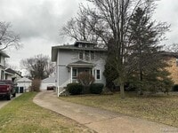 Building Photo - 613 E Lincoln Ave