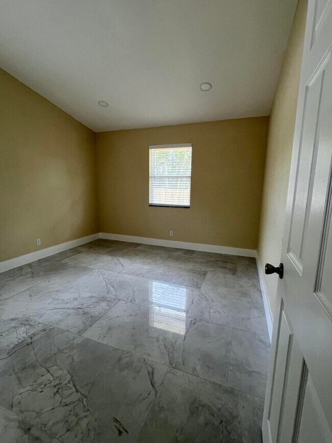 Building Photo - 11886 Orange Grove Blvd