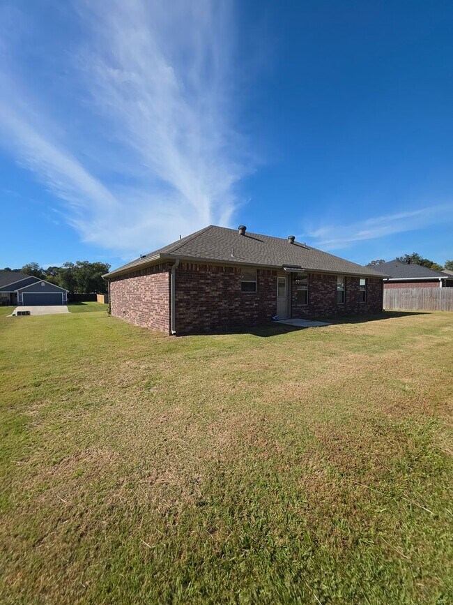 Building Photo - 104 Pr Crk Rd