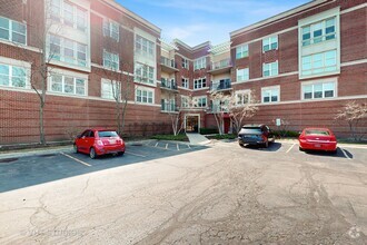 Building Photo - 300 E Church St