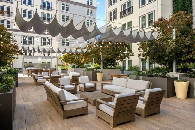 Building Photo - 1405 CA-82