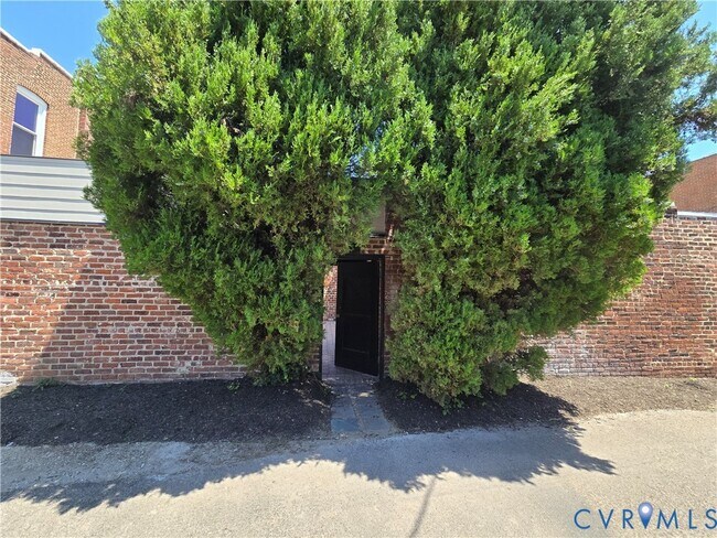 Building Photo - 1 N Harvie St