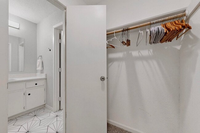 Building Photo - 5501 Purple Sage Dr