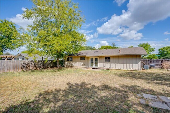 Building Photo - 1101 S Trace Dr