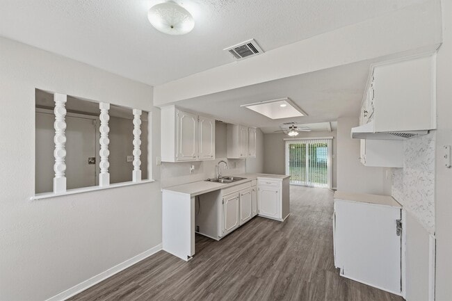 Building Photo - 10407 Lantry Way