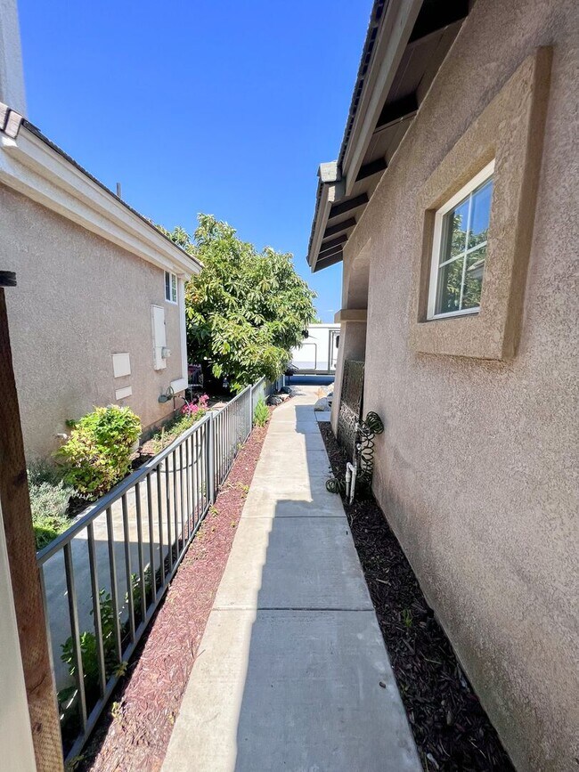 Building Photo - Wonderful 4 bedroom Single Story Murrieta Home for LEASE!