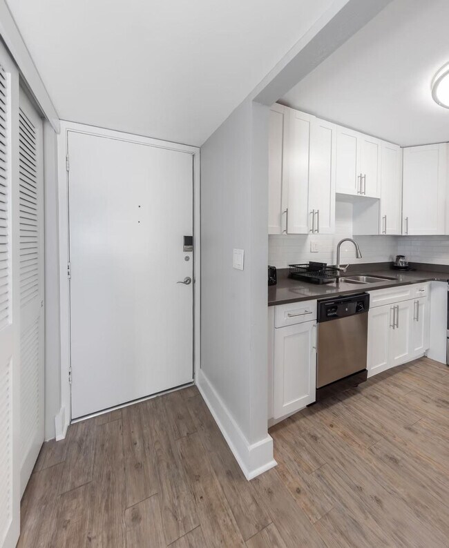 Building Photo - 4312 W Roland St