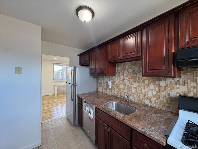 Building Photo - 245-39-24576 76th Ave