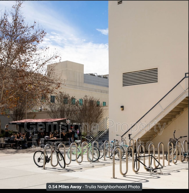 Building Photo - 5233 Countryside Dr