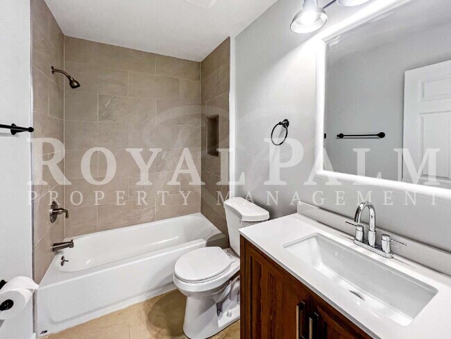 Building Photo - Newly Renovated 3BR/2BTH Fort Myers Home with Bright Layout & New Appliances