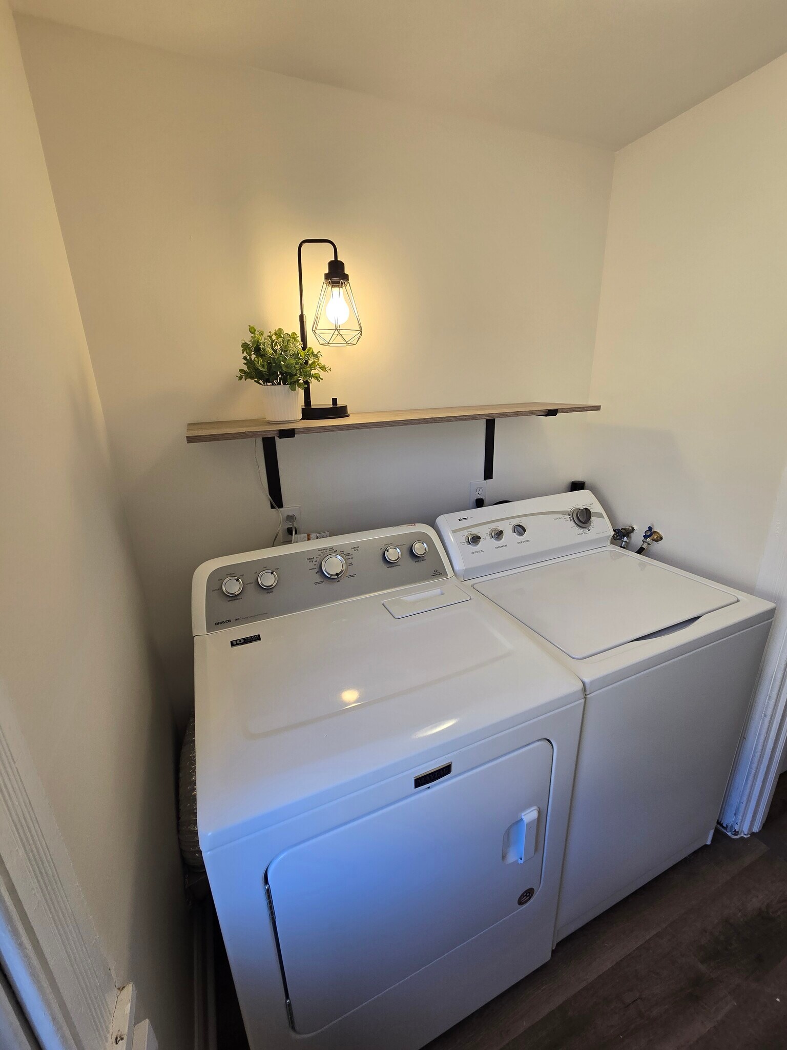 Building Photo - 100 Melvin Ave