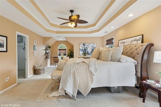 Building Photo - 230 Bluff Oak Dr