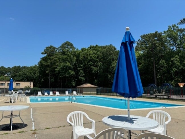 Building Photo - Sonoma Wods