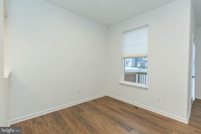 Building Photo - 767 Lord Fairfax St