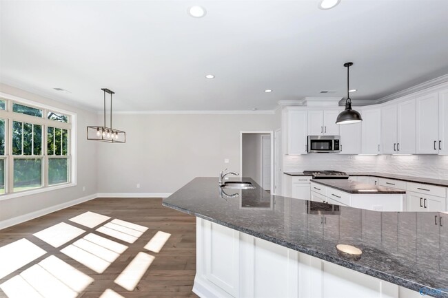 Building Photo - 9057 Redstone Square Dr