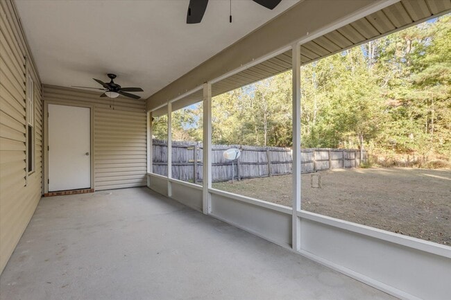 Building Photo - 1901 Gina Dr