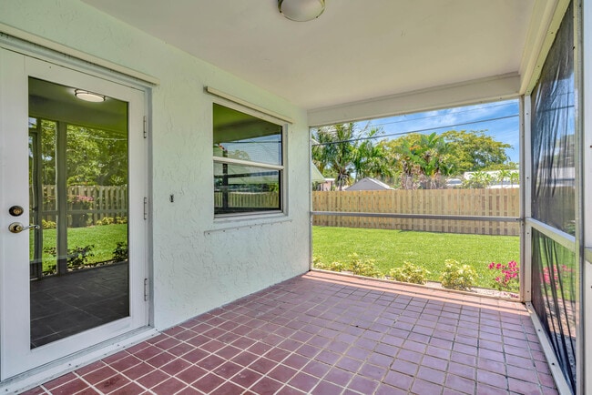 Building Photo - 713 Gumtree Rd