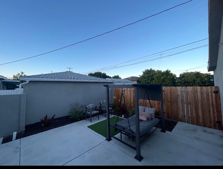 Building Photo - 4400 Boyar Ave