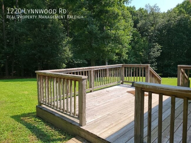 Building Photo - 1220 Lynnwood Road