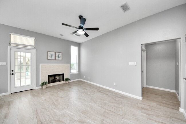 Building Photo - 20922 Whitevine Way