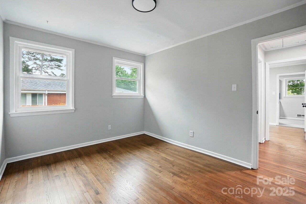 Building Photo - 1414 Wembley Dr