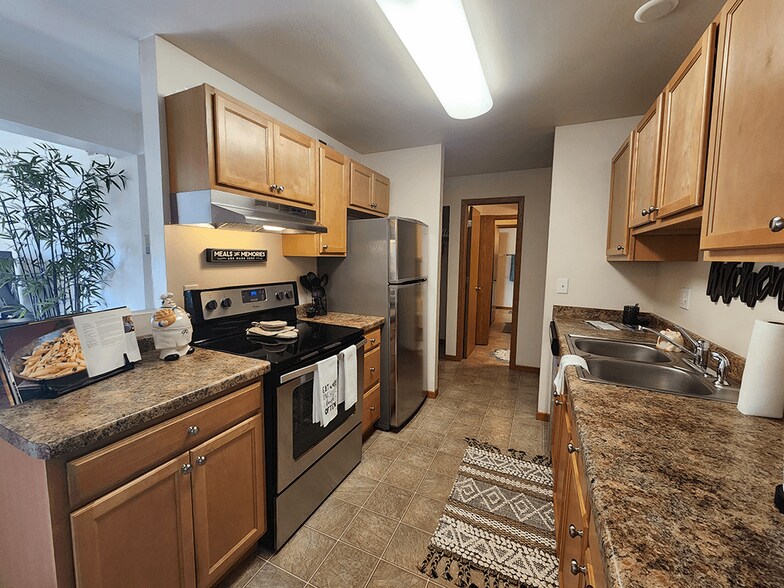 Pass-Through Kitchen Layout - Sun Valley