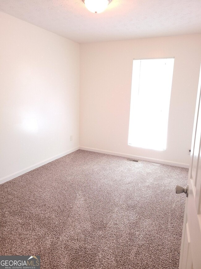 Building Photo - 1831 Grove Way