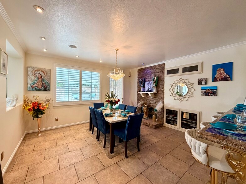 Building Photo - 12241 Queensbury Dr