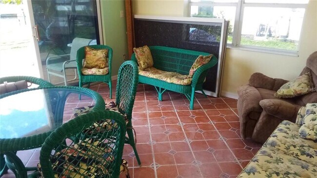 Building Photo - 758 Spring Lake Blvd NW