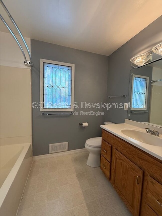 Building Photo - 838 Whitlock Ave